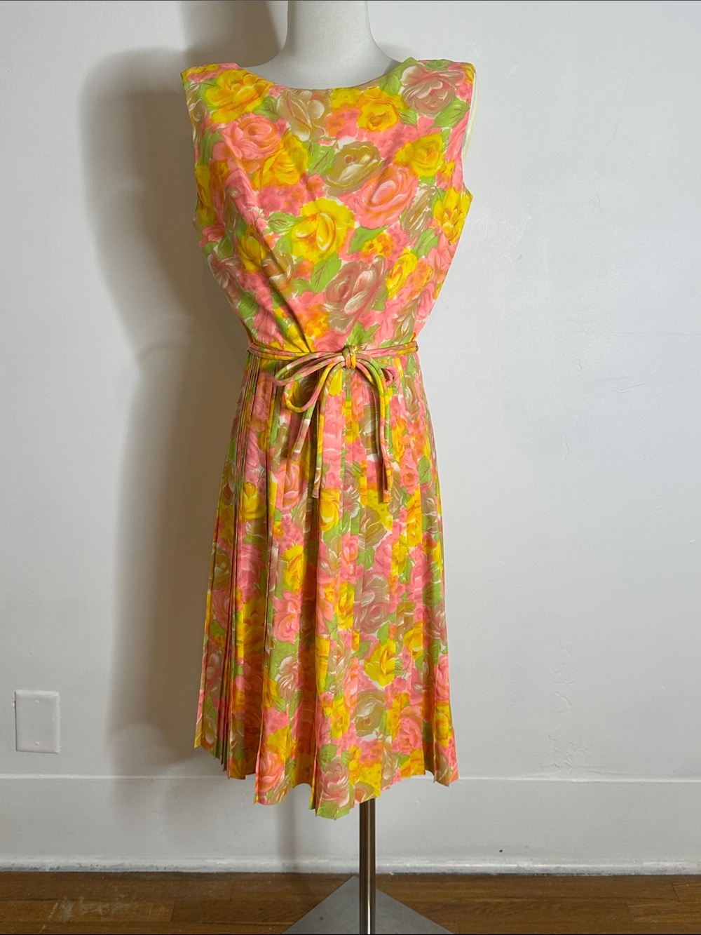 Vintage 60s Flower Power Day Glow Fit And Flare Plissè Skirt Dress